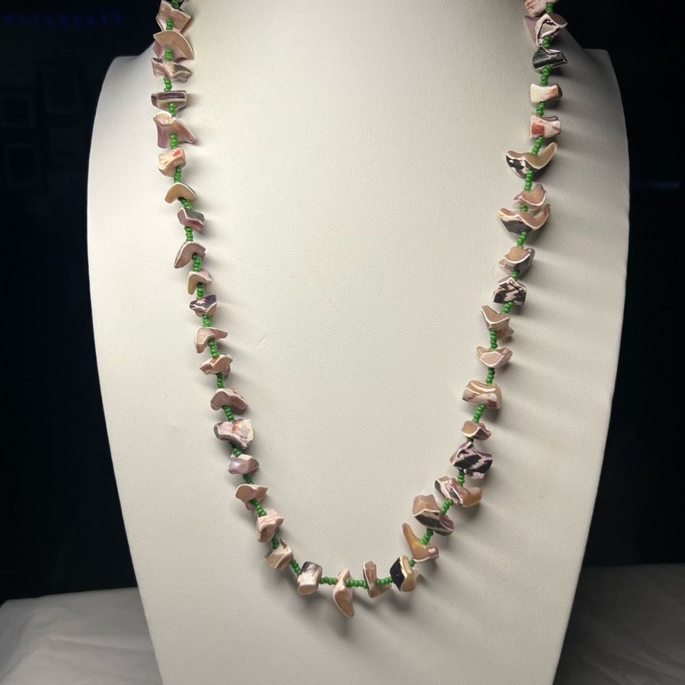 Vintage Chunky‎ Shell and Seed Bead Necklace with Barrel Clasp